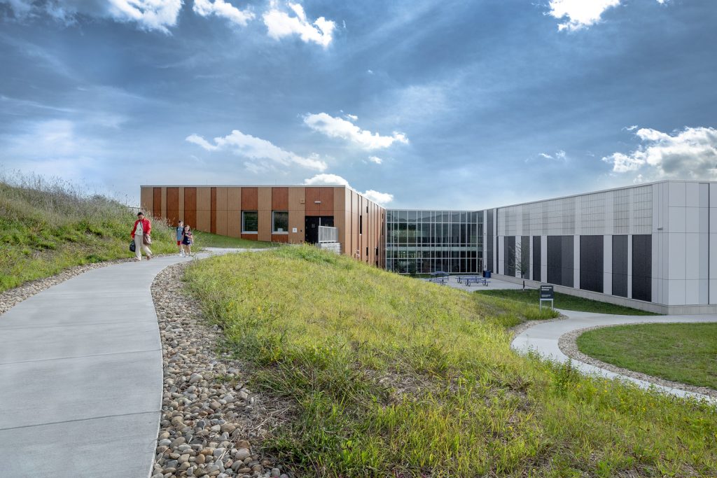 Ehrman Crest Elementary and Middle School Cranberry Township, Pennsylvania Kawneer